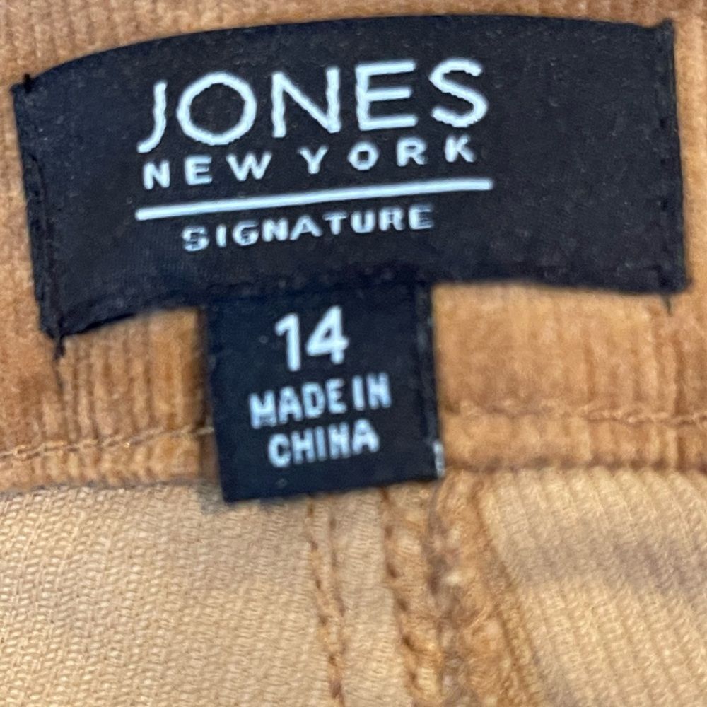 Jones New York Women's Brown Straight Leg Corduroy JeansColor: Chestnut Size: 14 - Picture 8 of 9
